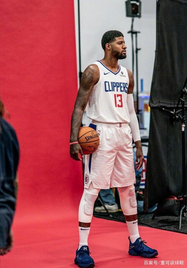 穆帅：我和孔蒂不是朋友，他是顶级教练但我不清楚他的为人（穆帅：我与孔蒂并非朋友，他是顶级教练，但我不太了解他的为人）