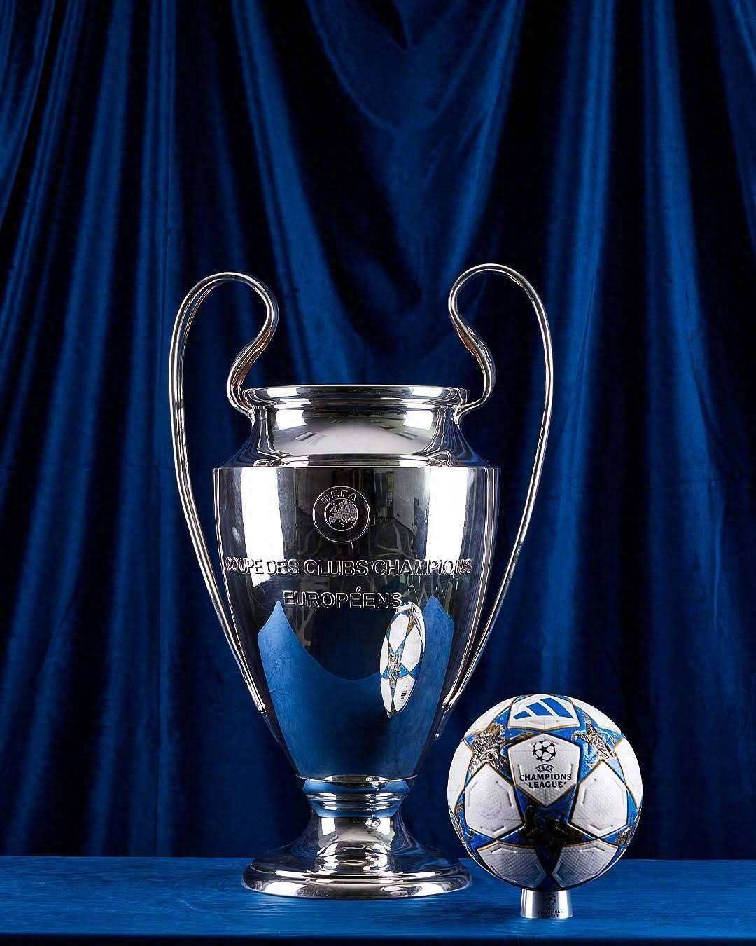 米体：将有一万名左右的那不勒斯球迷远征罗马，警方压力很大（米体：近万名那不勒斯球迷将客赴罗马，警方安保压力陡增）