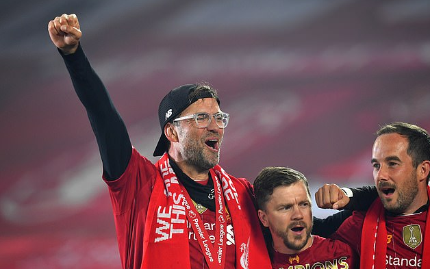 利物浦大变天！杰拉德即将复出执掌帅印？（利物浦或迎巨变！杰拉德将回归执教？）