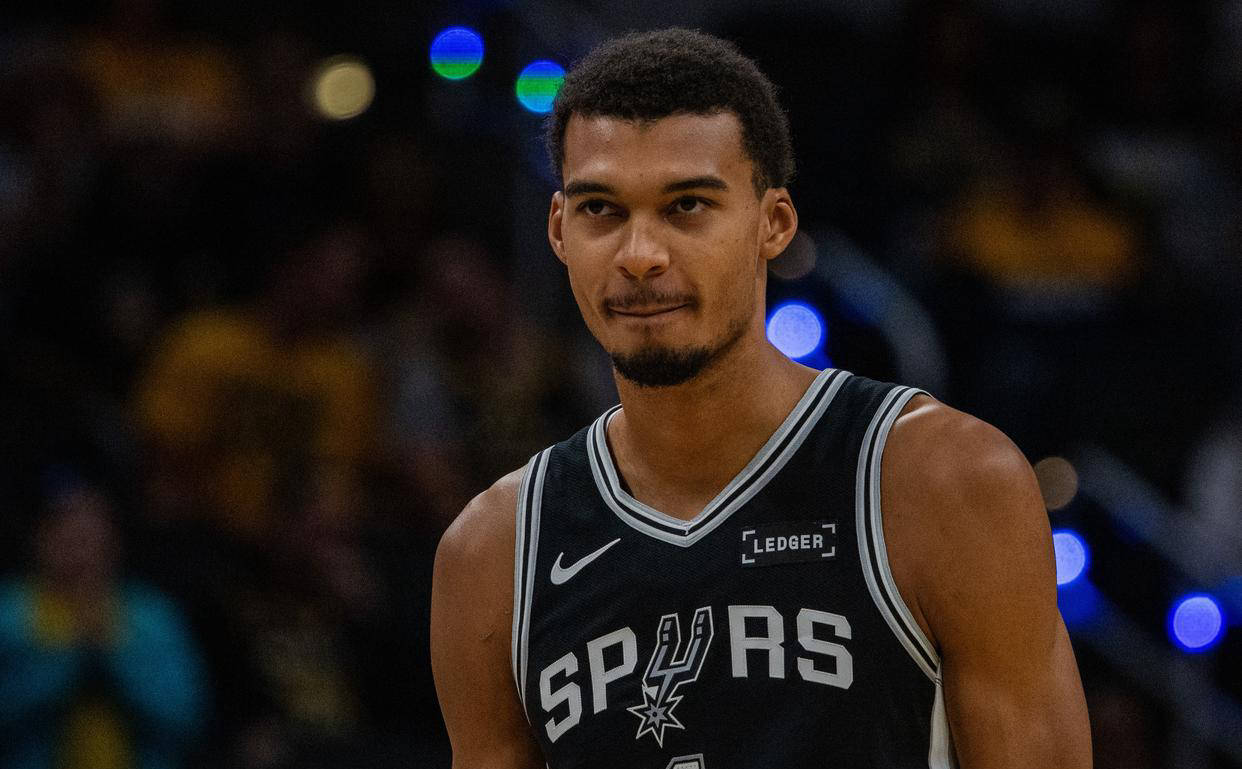 勇士主场再度锁定胜局（勇士主场再度收下胜利）