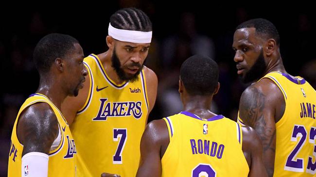 西甲战报：斯威德伯格梅开二度，九人皇马0-2塞尔塔（西甲快讯：斯威德伯格双响，皇马九人作战0-2负塞尔塔）