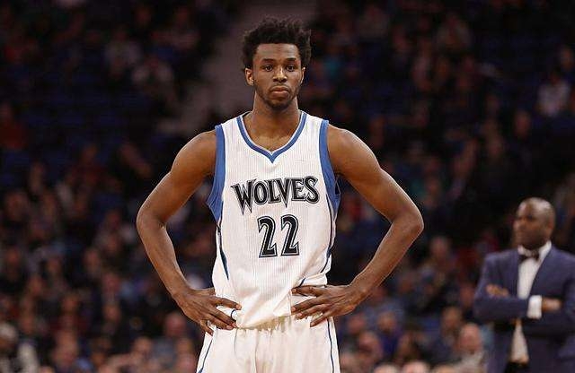 萨拉维亚：姆巴佩会成为历史最佳之一；梅西是独一无二的存在（萨拉维亚：姆巴佩终将跻身历史最佳行列，梅西无可替代）