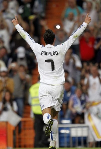 英超积分榜更新：曼城榜首压力加大,（英超最新积分榜：曼城领跑压力陡增）