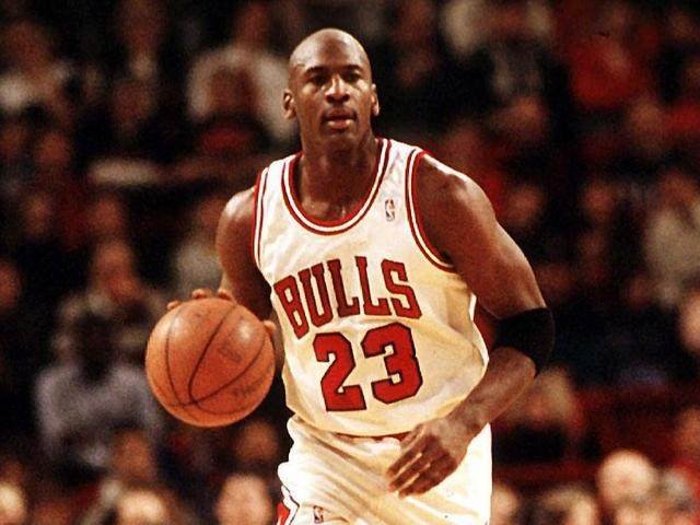 比利亚雷亚尔2-0西班牙人，莫雷诺建功，莫莱罗锦上添花（黄潜2-0击退西班牙人：莫雷诺先拔头筹，莫莱罗再下一城）